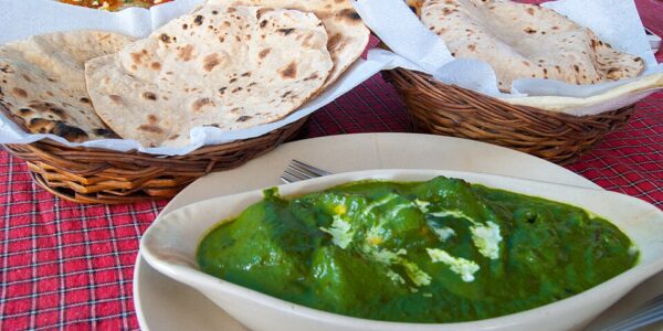 Palak paneer blog kulinarny podróze kulinarne kuchnia indyjska https://michallisiak.pl